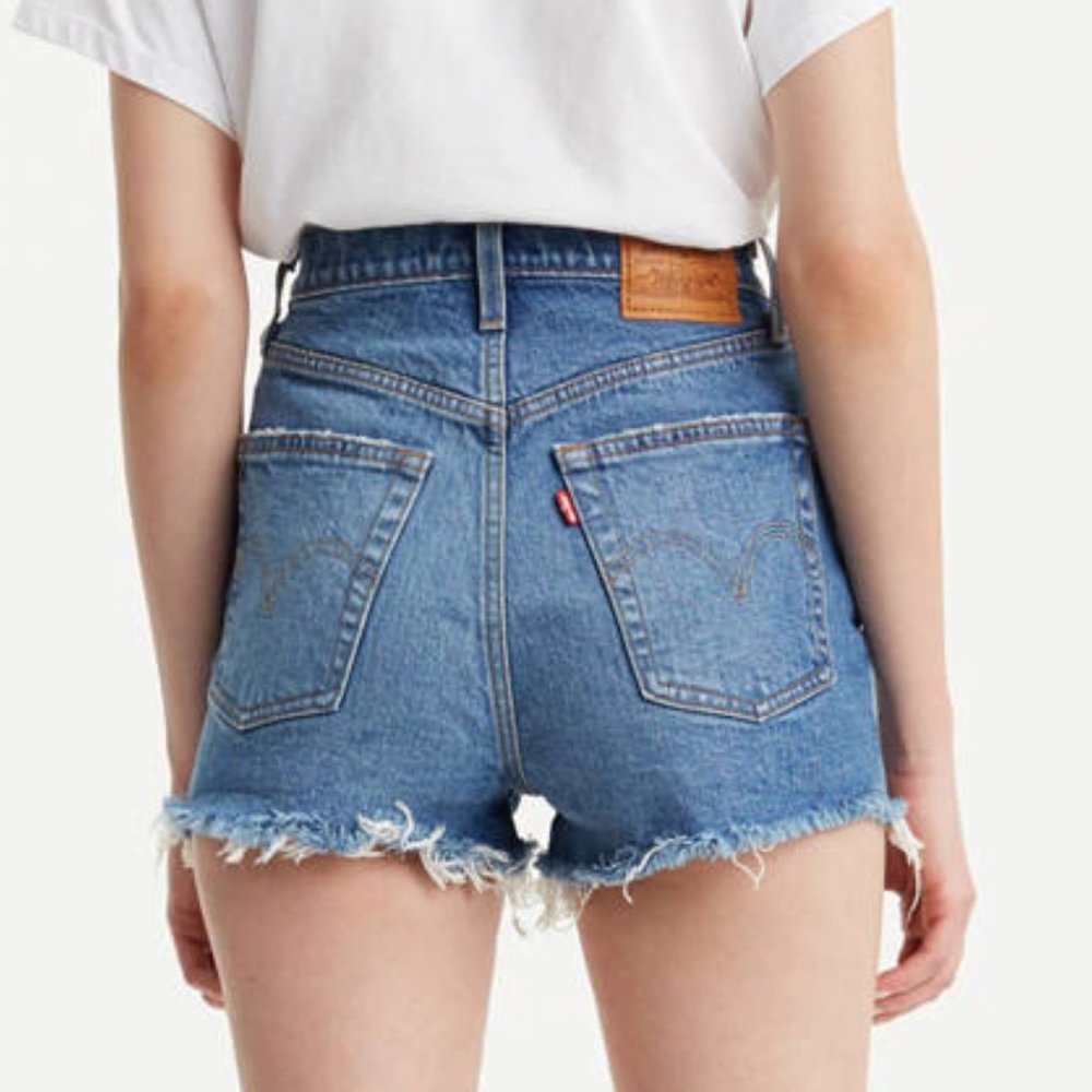 Levi's Ribcage shorts